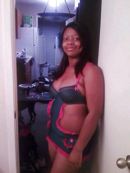 25P A Few Sexy Black Babes From SmutDates
