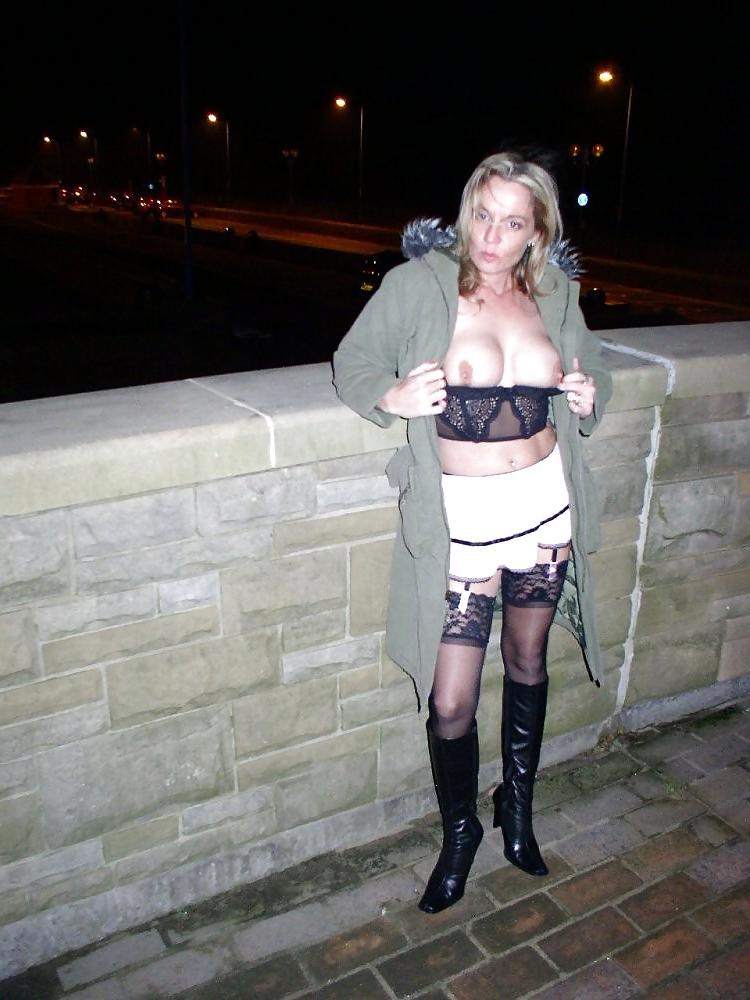 18P Gorgeous blonde Milf