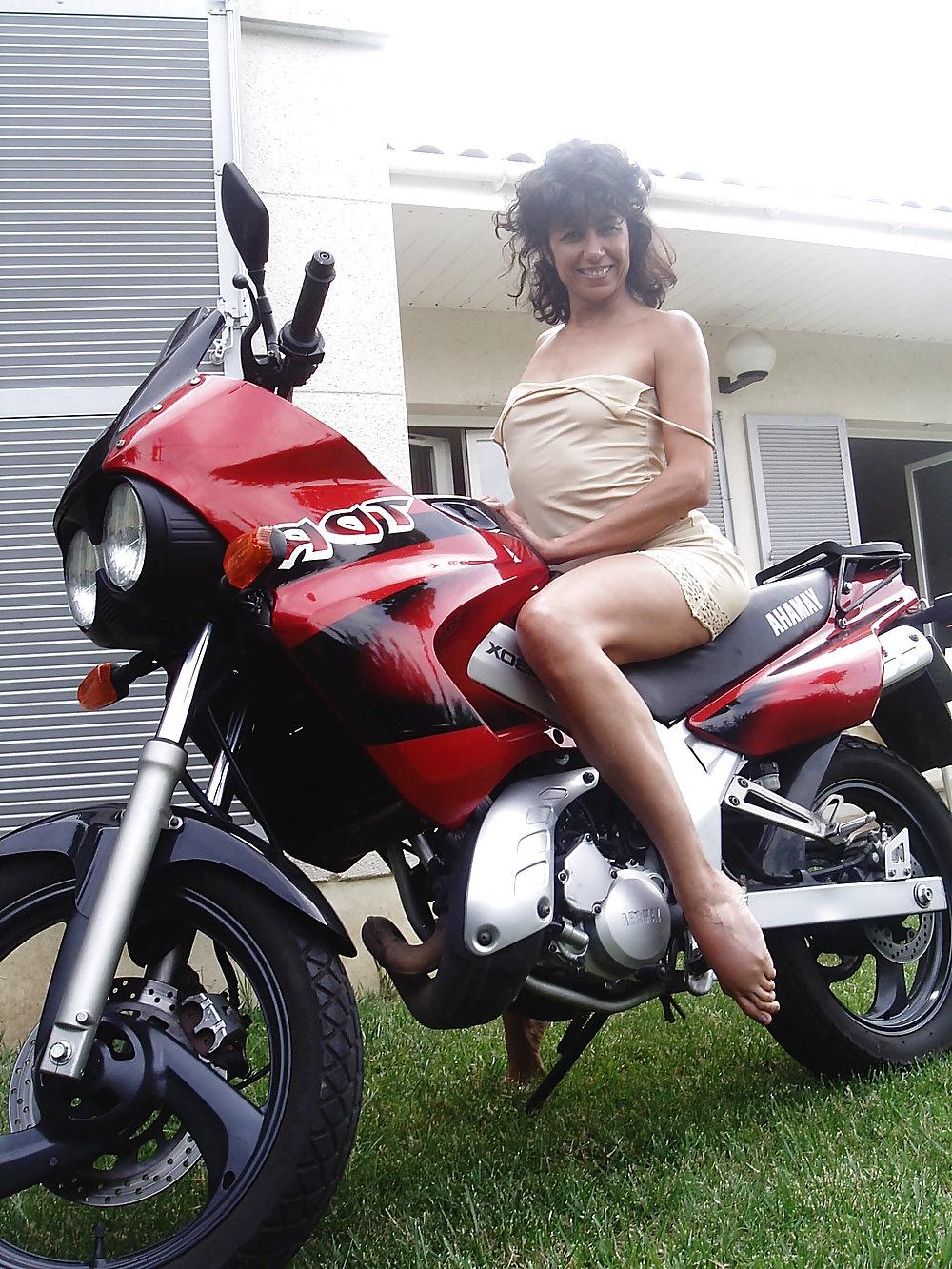 22P Gorgeous Milf Alex