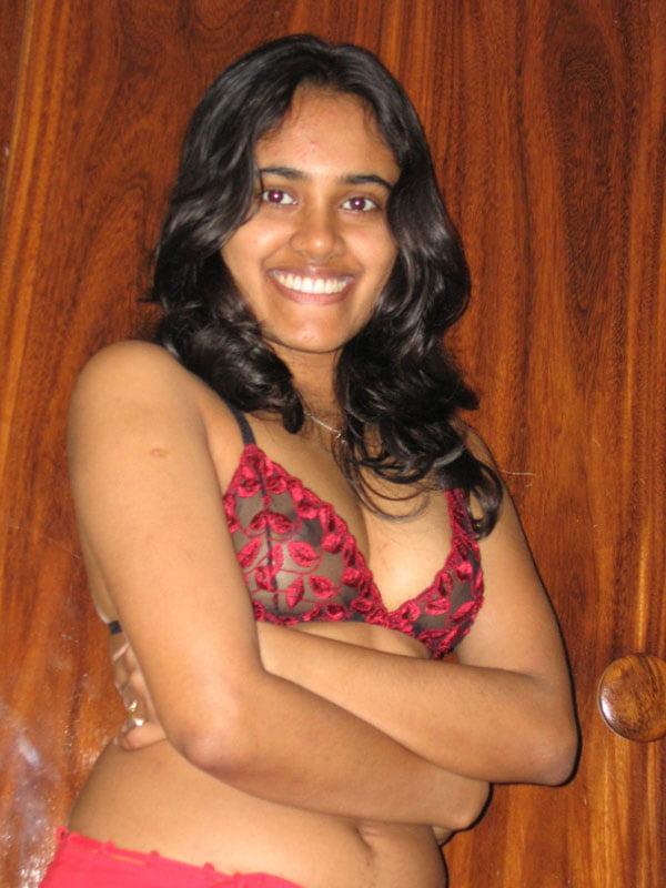 9P Srilankan university Nude Girl leek new 2020