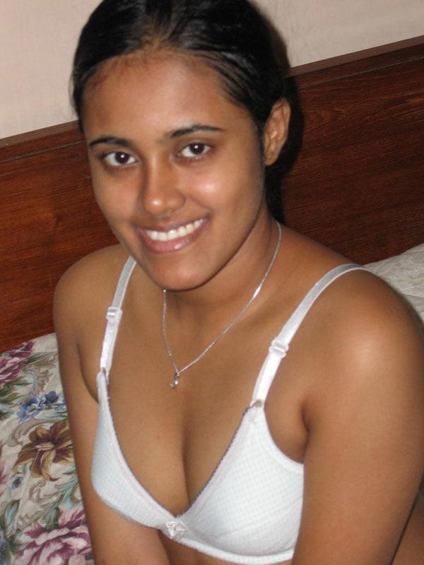 9P Srilankan university Nude Girl leek new 2020