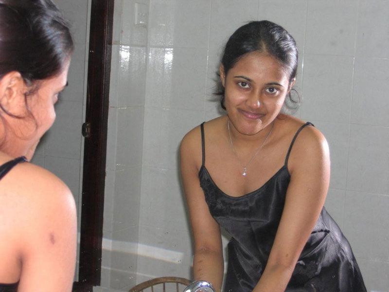 9P Srilankan university Nude Girl leek new 2020