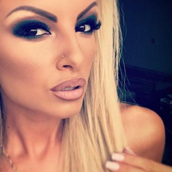 25P Makeup fetish 64