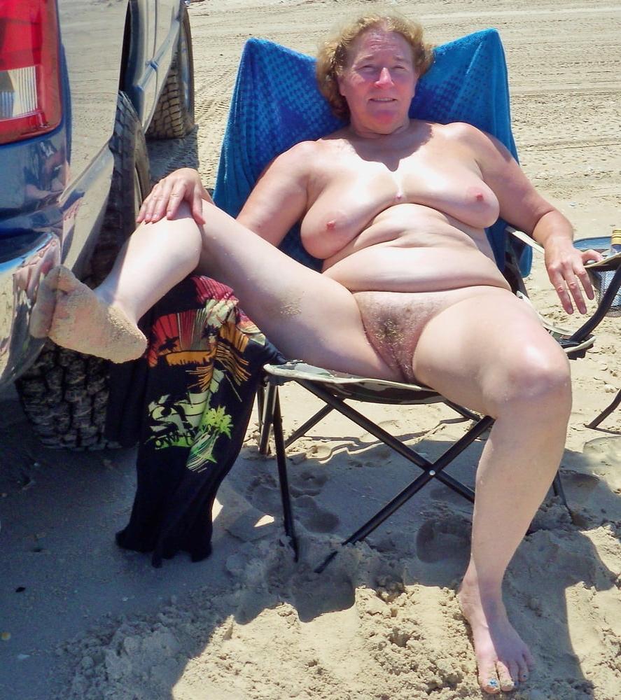 25P Naked in nature 14