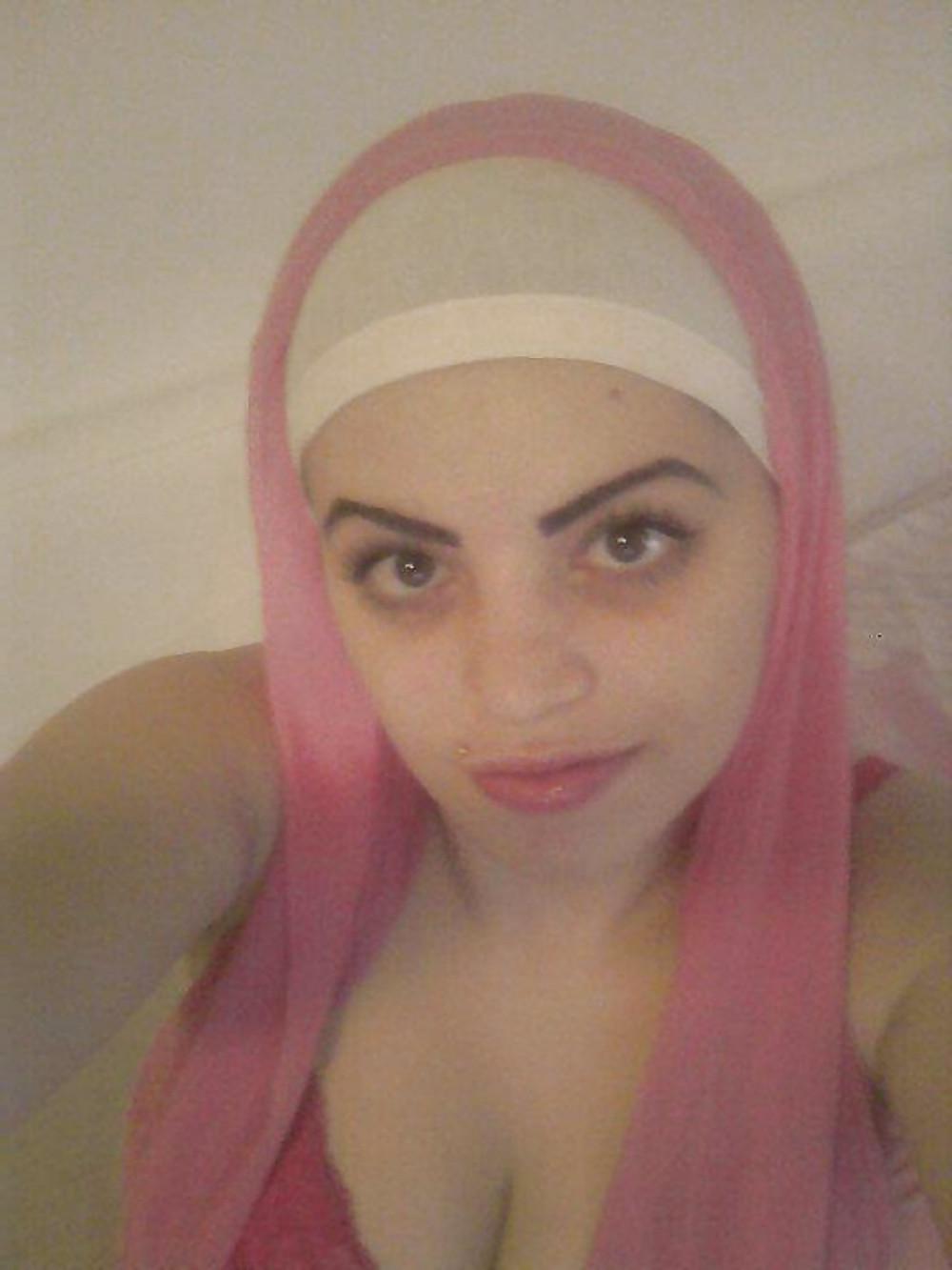 17P Arab and turkish girls