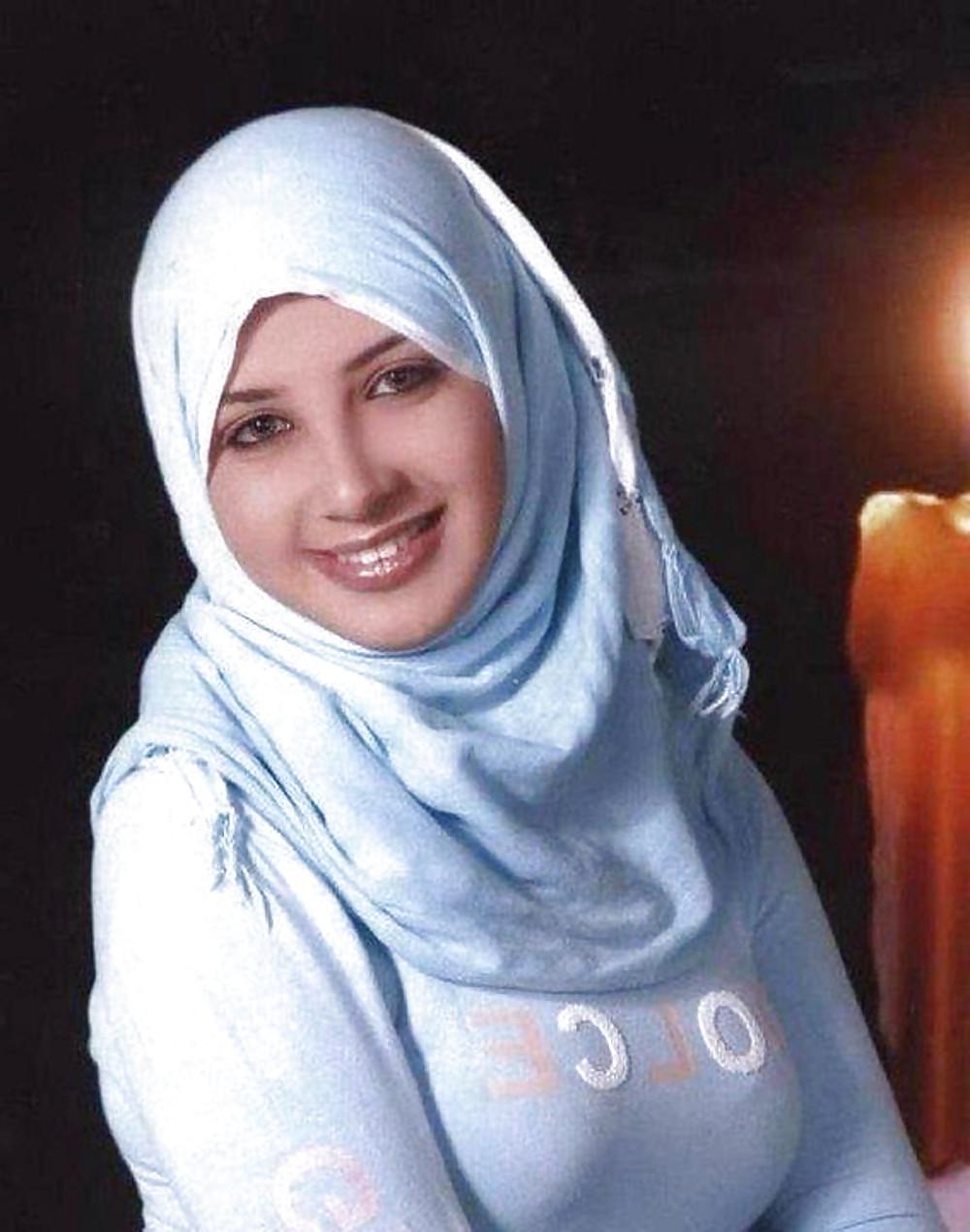 17P Arab and turkish girls