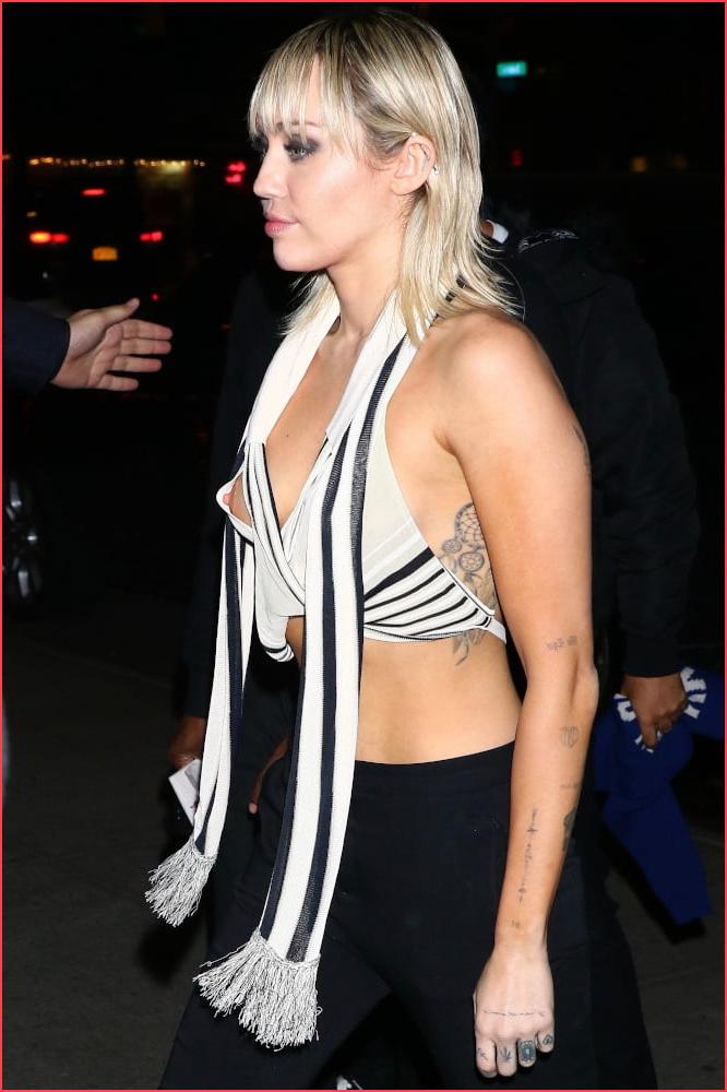 24P Miley Cyrus Nip Slip 02-12-2020