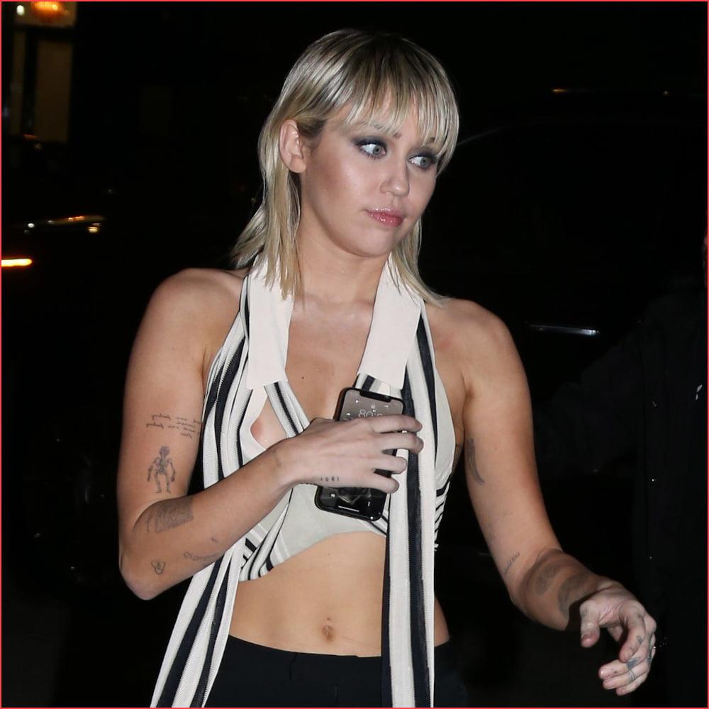 24P Miley Cyrus Nip Slip 02-12-2020