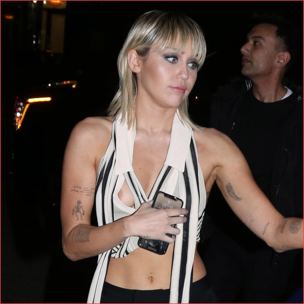 24P Miley Cyrus Nip Slip 02-12-2020