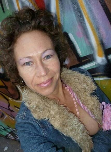 20P Mature ladies braless cleavage pokies 110