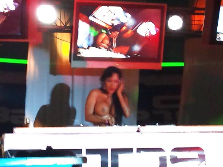 25P Sexy Young Hot Latina Girls Dancing