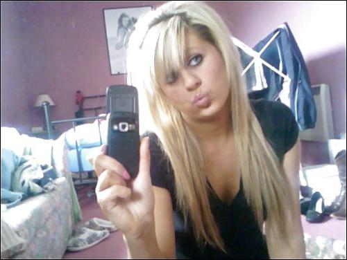 25P Sexy selfshot british teen girls
