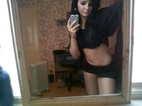 25P Sexy selfshot british teen girls
