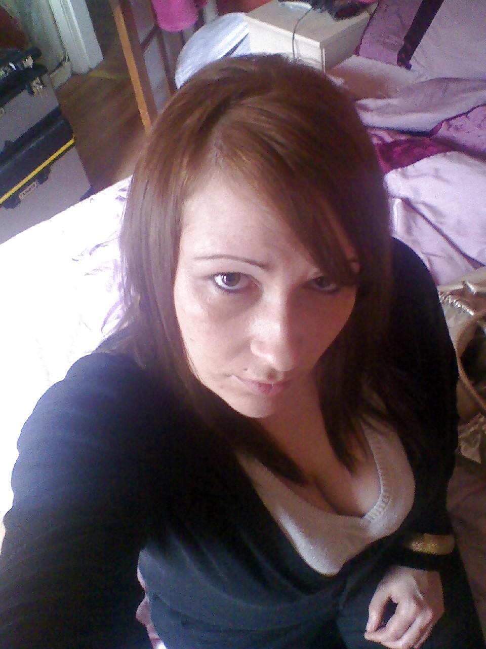 25P Sexy selfshot british teen girls