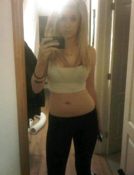 25P Sexy selfshot british teen girls