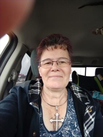 25P Granny Cleavage 123