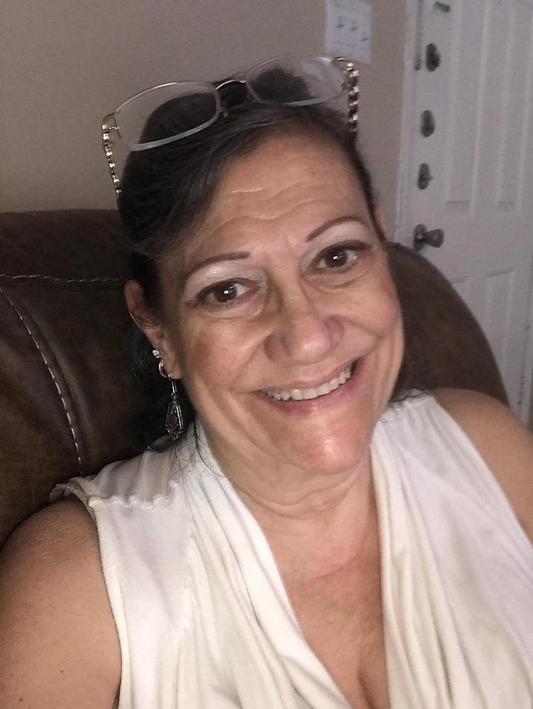 25P Granny Cleavage 123