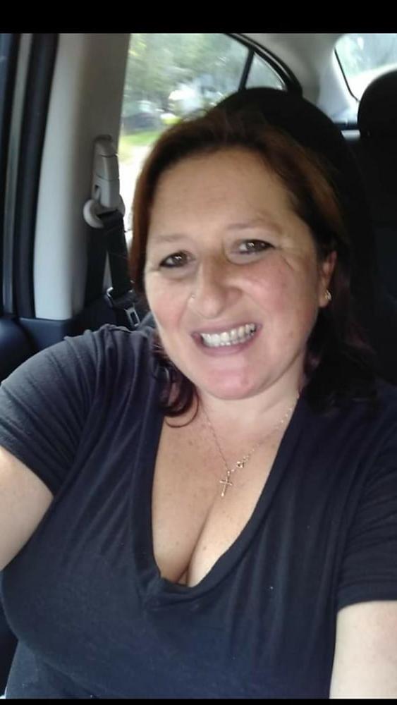 25P Granny Cleavage 123