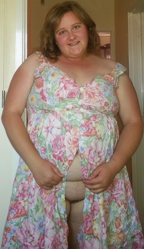 25P Granny Cleavage 123