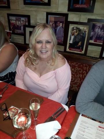 25P Granny Cleavage 20