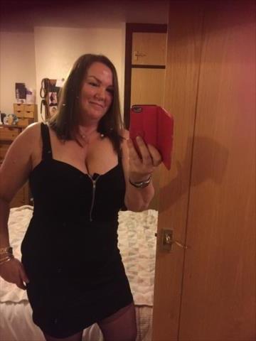 25P Granny Cleavage 20