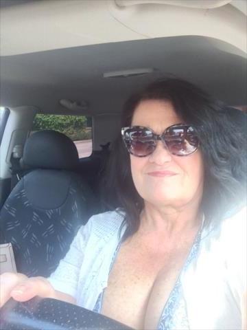 25P Granny Cleavage 20