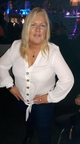 25P Granny Cleavage 20