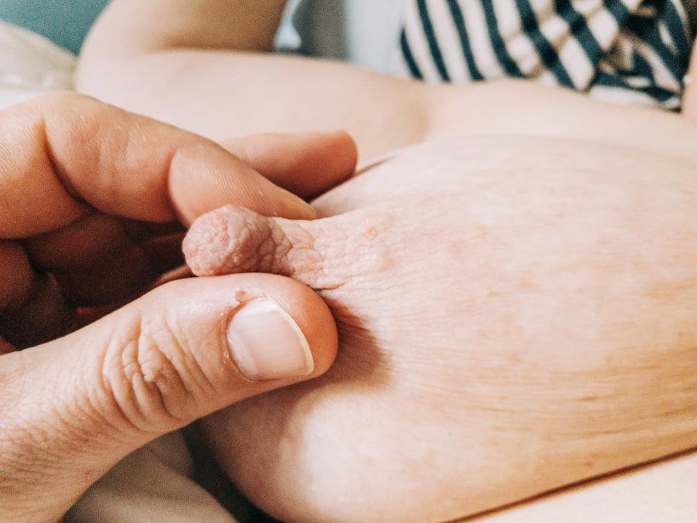 10P playing with wife's big nipple