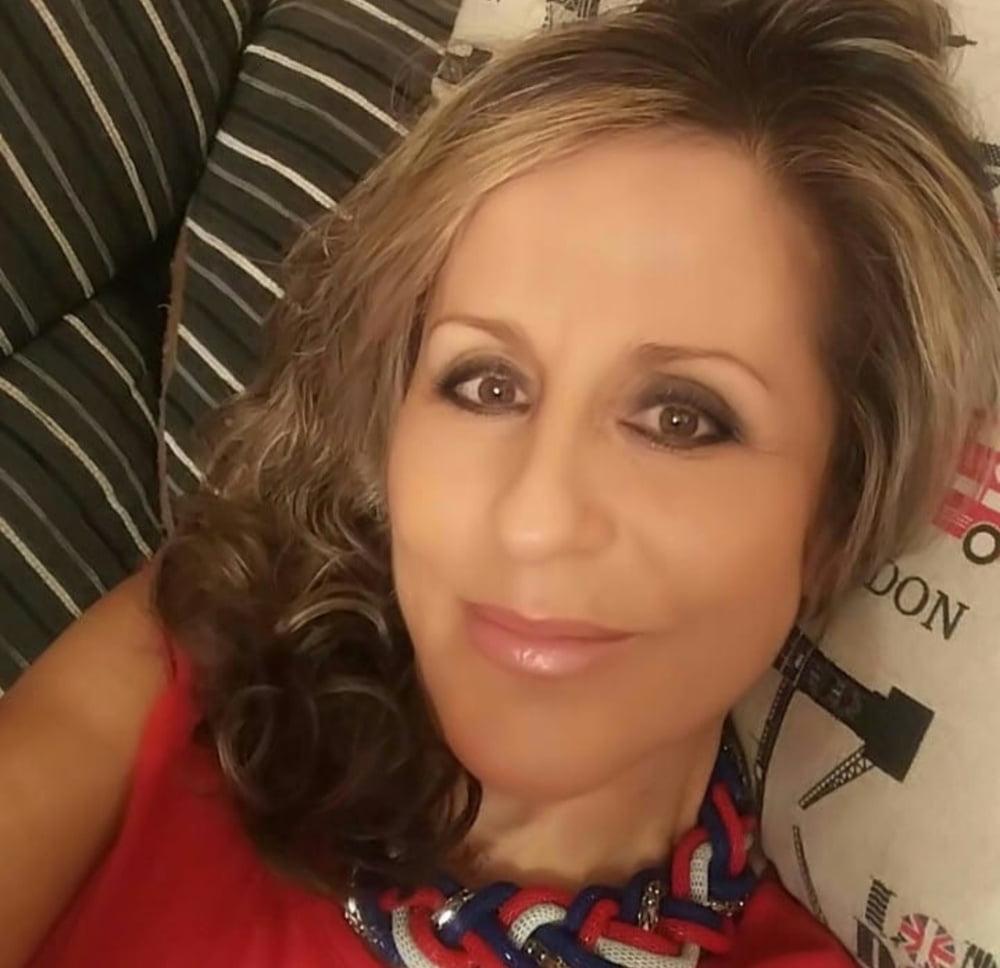 19P Mature Lady Craves to be Owned