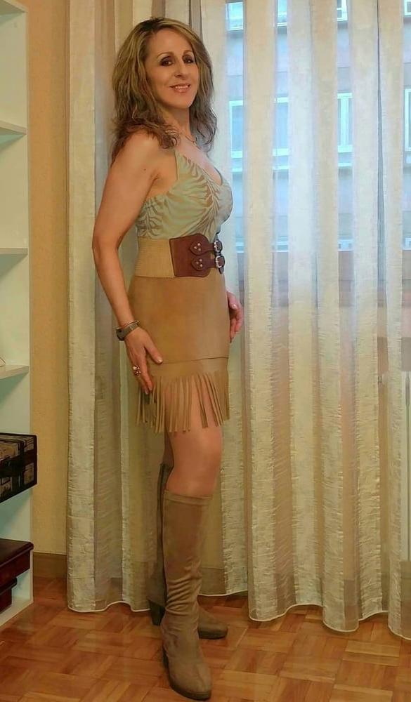 19P Mature Lady Craves to be Owned