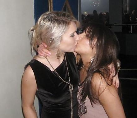 25P Girls kissing mix