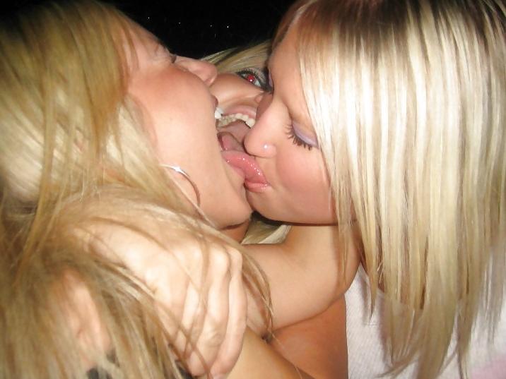 25P Girls kissing mix