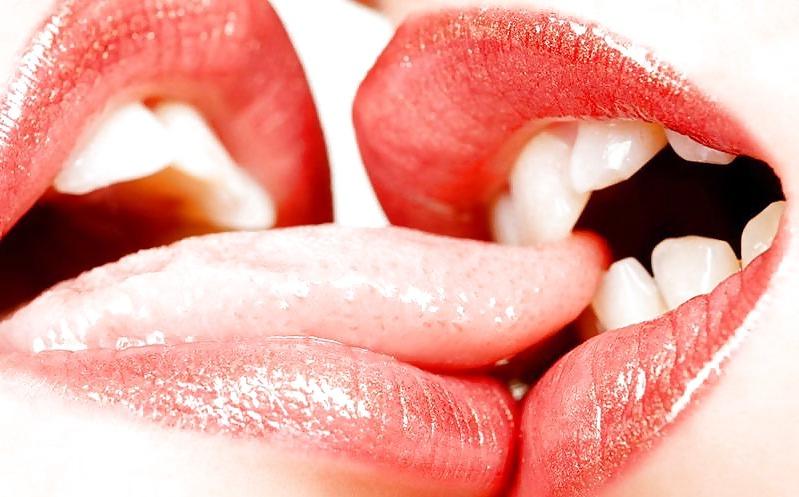 25P Girls kissing mix