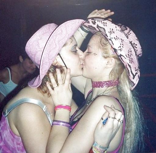 25P Girls kissing mix