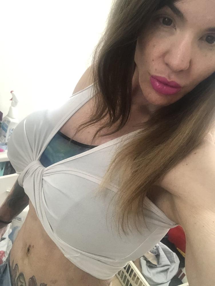 14P me tabbyanne showing off my big tits and ass after shower