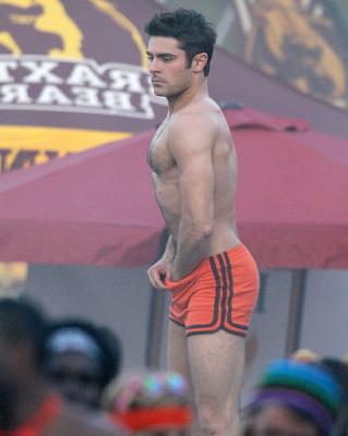 25P Male celeb Zac Efron various shirtless and sexy photos