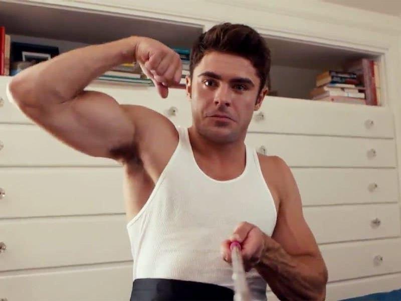 25P Male celeb Zac Efron various shirtless and sexy photos