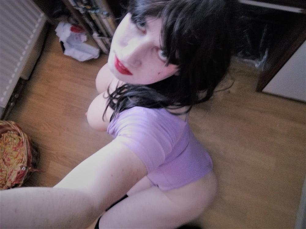 15P Pretty lady violet