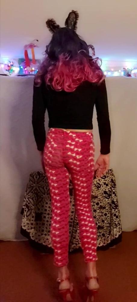 25P My sexy red stretch pants feel so nice
