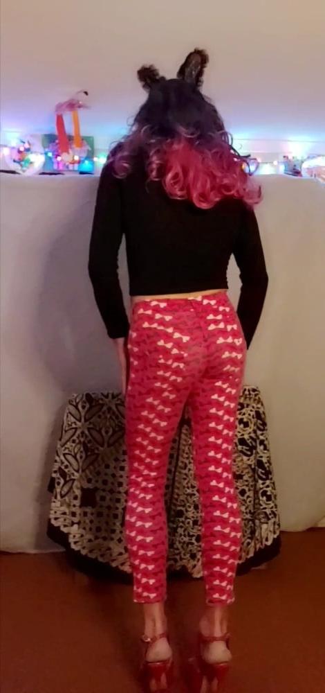 25P My sexy red stretch pants feel so nice