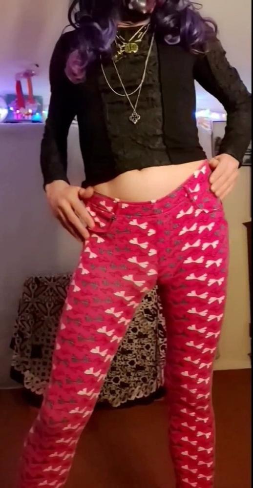 25P My sexy red stretch pants feel so nice