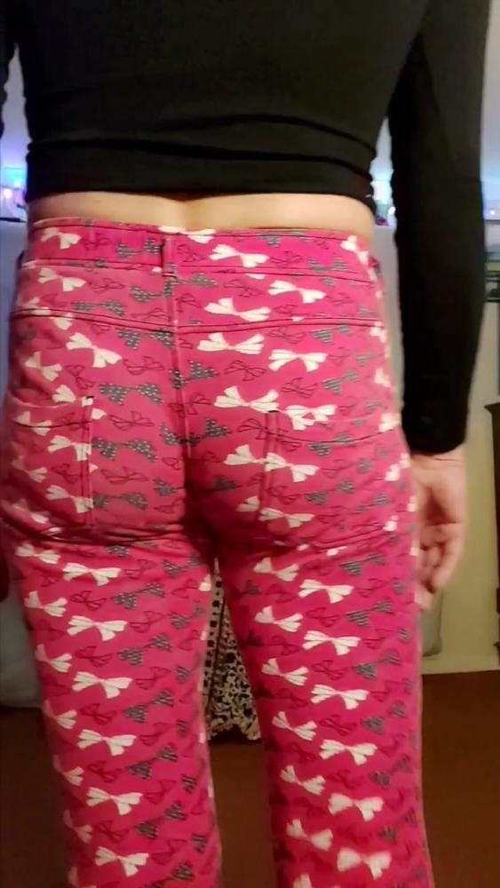 25P My sexy red stretch pants feel so nice
