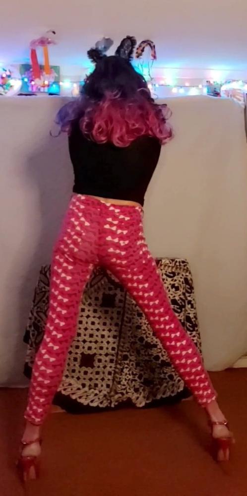 25P My sexy red stretch pants feel so nice