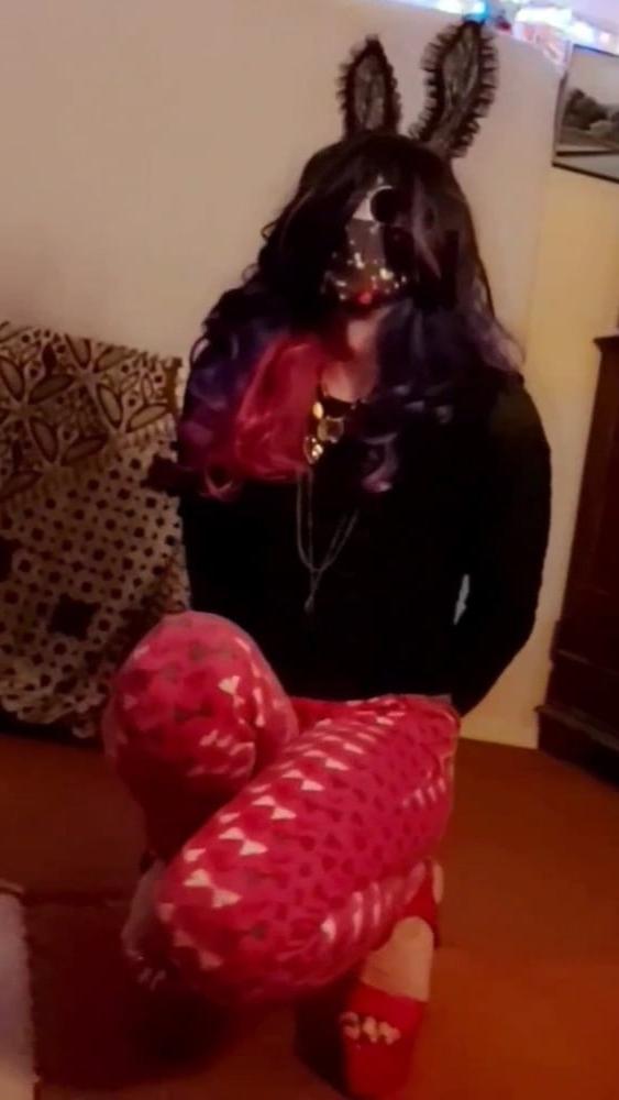 25P My sexy red stretch pants feel so nice