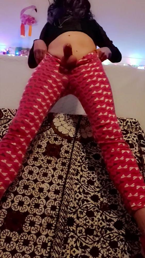 25P My sexy red stretch pants feel so nice