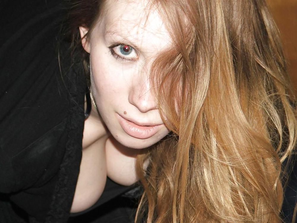 25P SEXY AND HORNY GOTHIC GIRL