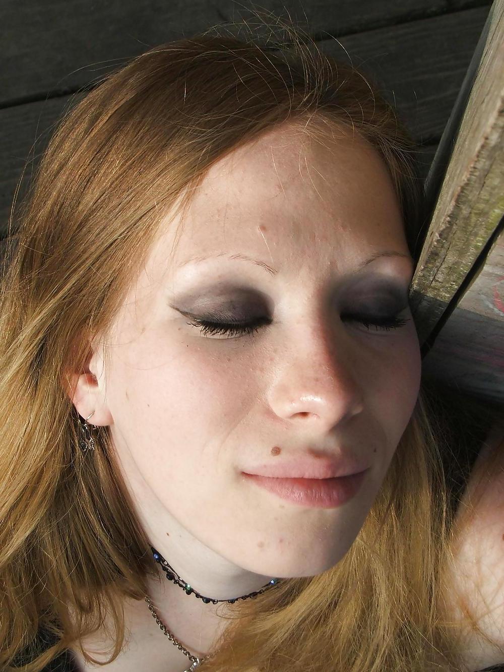 25P SEXY AND HORNY GOTHIC GIRL
