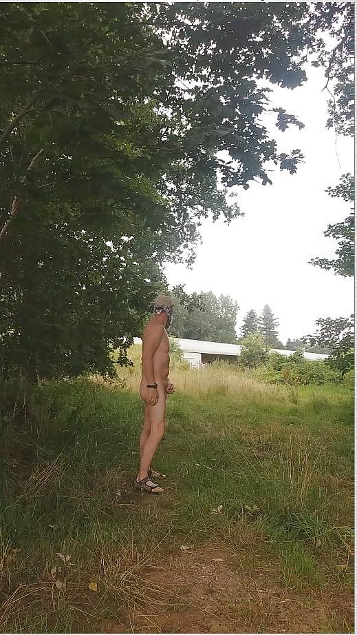 25P nade outdoor exhibitionist jerking in public places