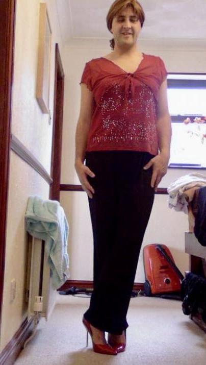 8P Red Top and Sexy Heels