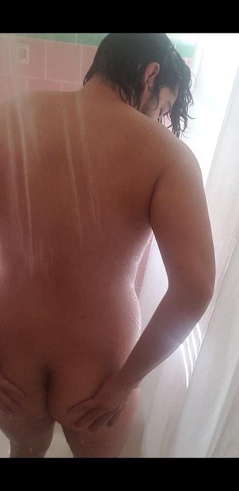 22P Swinging teenage cock in shower